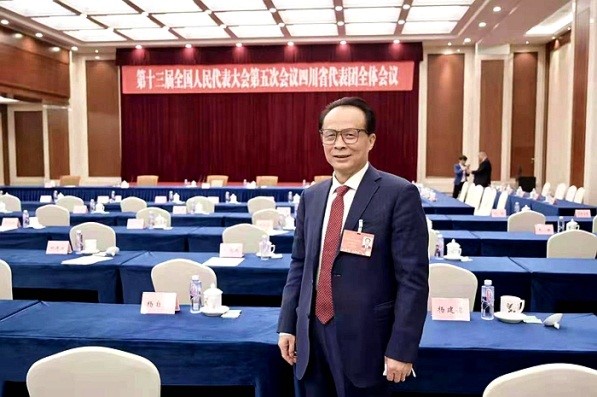 全國人大代表耿福能:建設現(xiàn)代農(nóng)業(yè)園區(qū) 用科技助力鄉(xiāng)村振興