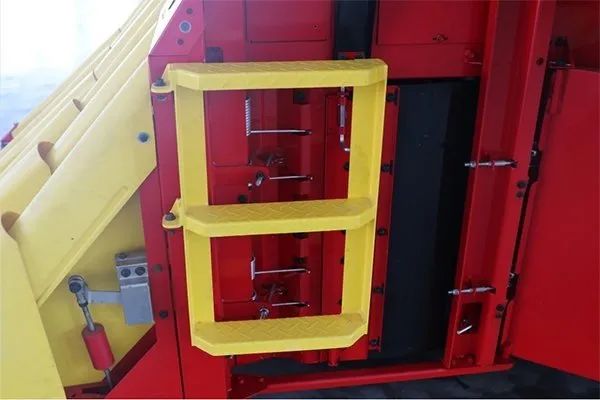 進(jìn)口采棉機(jī)曾受?chē)?guó)外斷供，國(guó)產(chǎn)化替代讓中國(guó)棉農(nóng)挺起脊梁