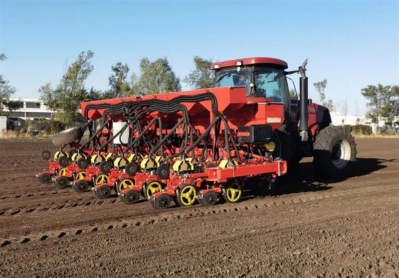 國產電驅高速播種機在黑龍江哈爾濱發布 國產電驅高速播種機在黑龍江哈爾濱發布